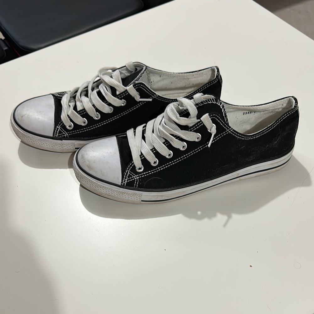 Black and White Low-Top Sneakers with Rubber Sole